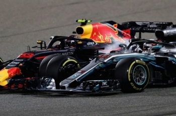 Detik-Detik Tabrakan Verstappen dan Hamilton, Ini 3 Fakta F1 GP Arab Saudi
